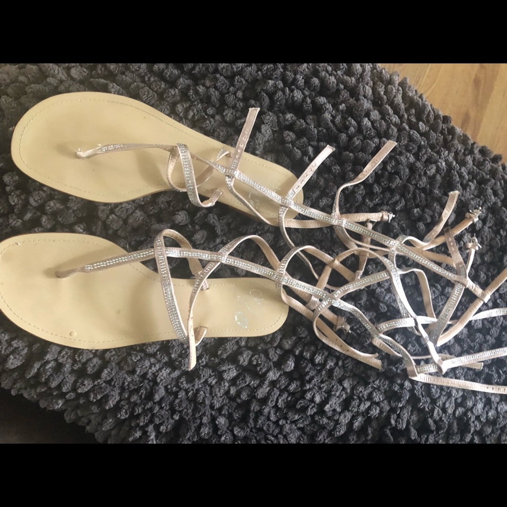 EUC Colin Stuart bling gladiator sandals 8